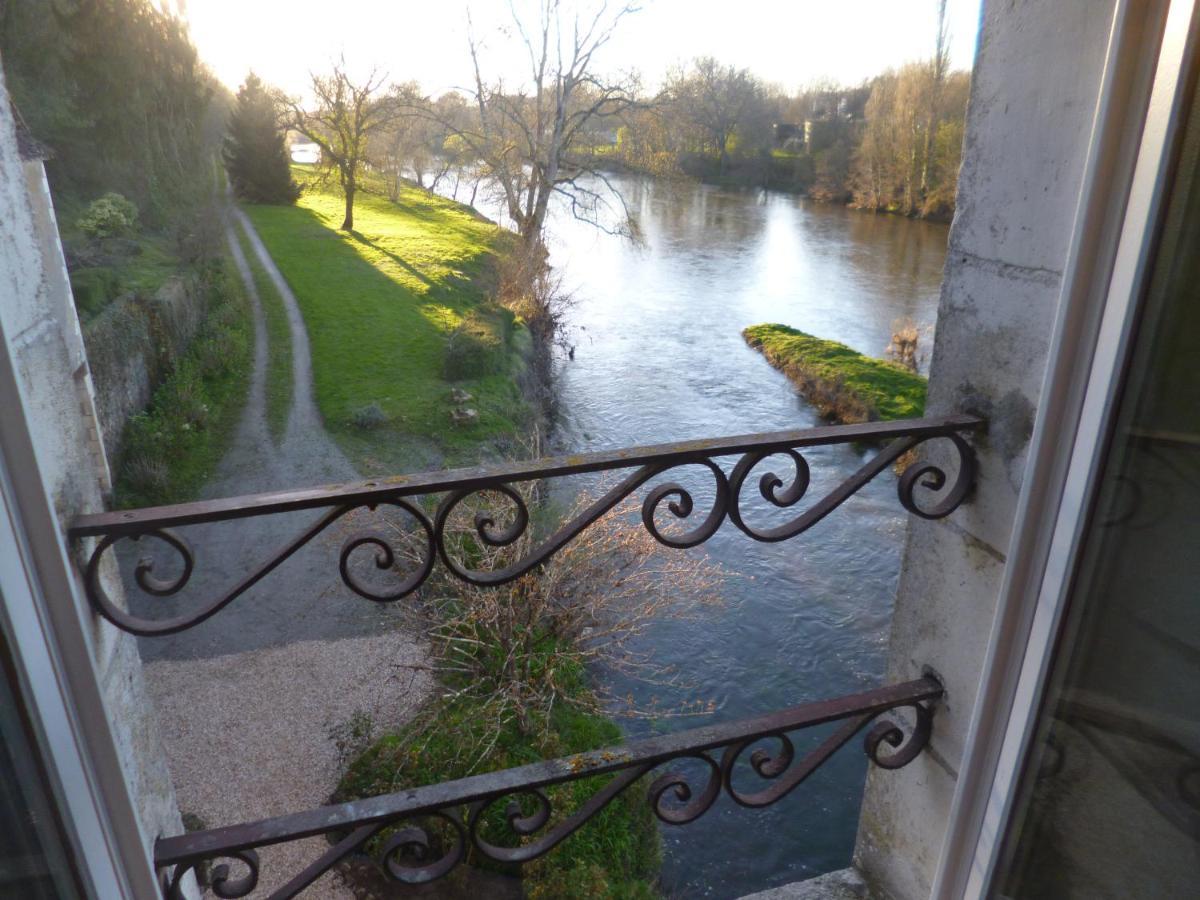 Bed and Breakfast Le Moulin De Cors Oulches Exteriér fotografie