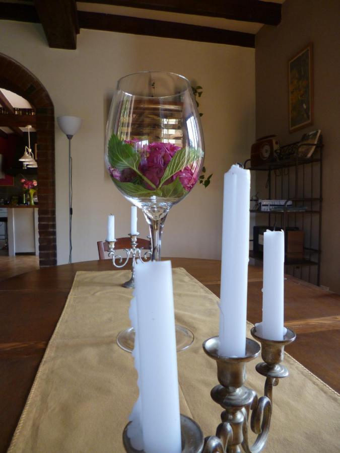 Bed and Breakfast Le Moulin De Cors Oulches Exteriér fotografie