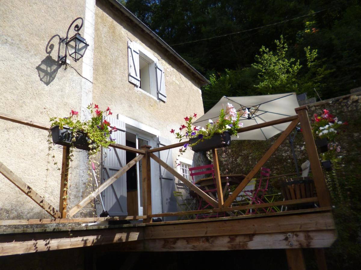 Bed and Breakfast Le Moulin De Cors Oulches Exteriér fotografie