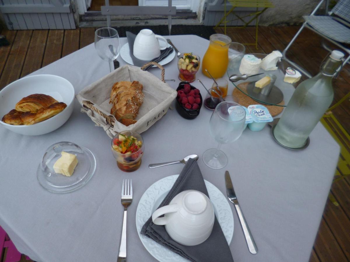 Bed and Breakfast Le Moulin De Cors Oulches Exteriér fotografie