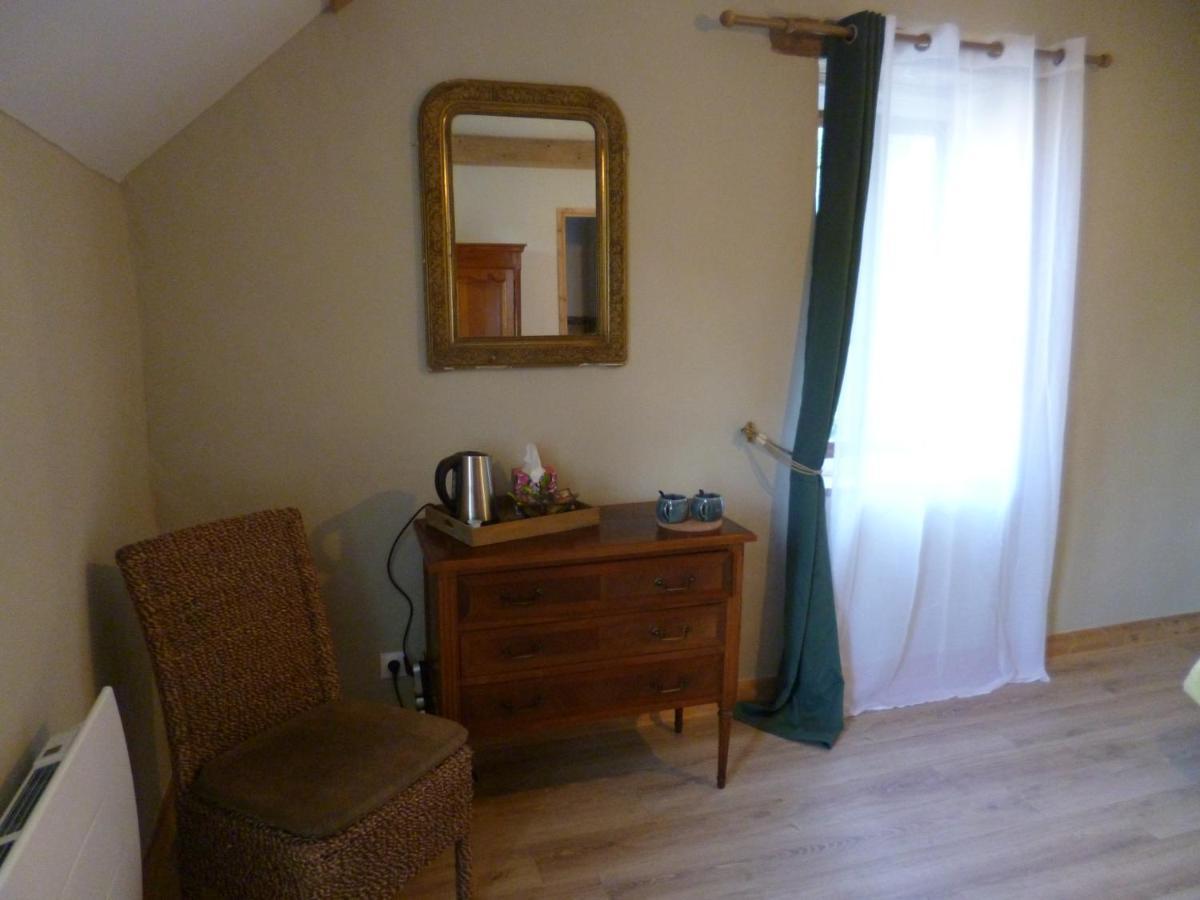Bed and Breakfast Le Moulin De Cors Oulches Exteriér fotografie