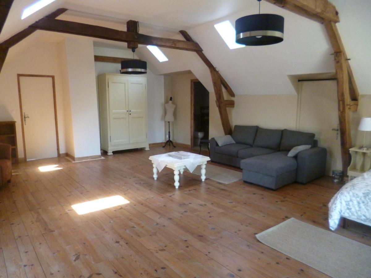 Bed and Breakfast Le Moulin De Cors Oulches Exteriér fotografie