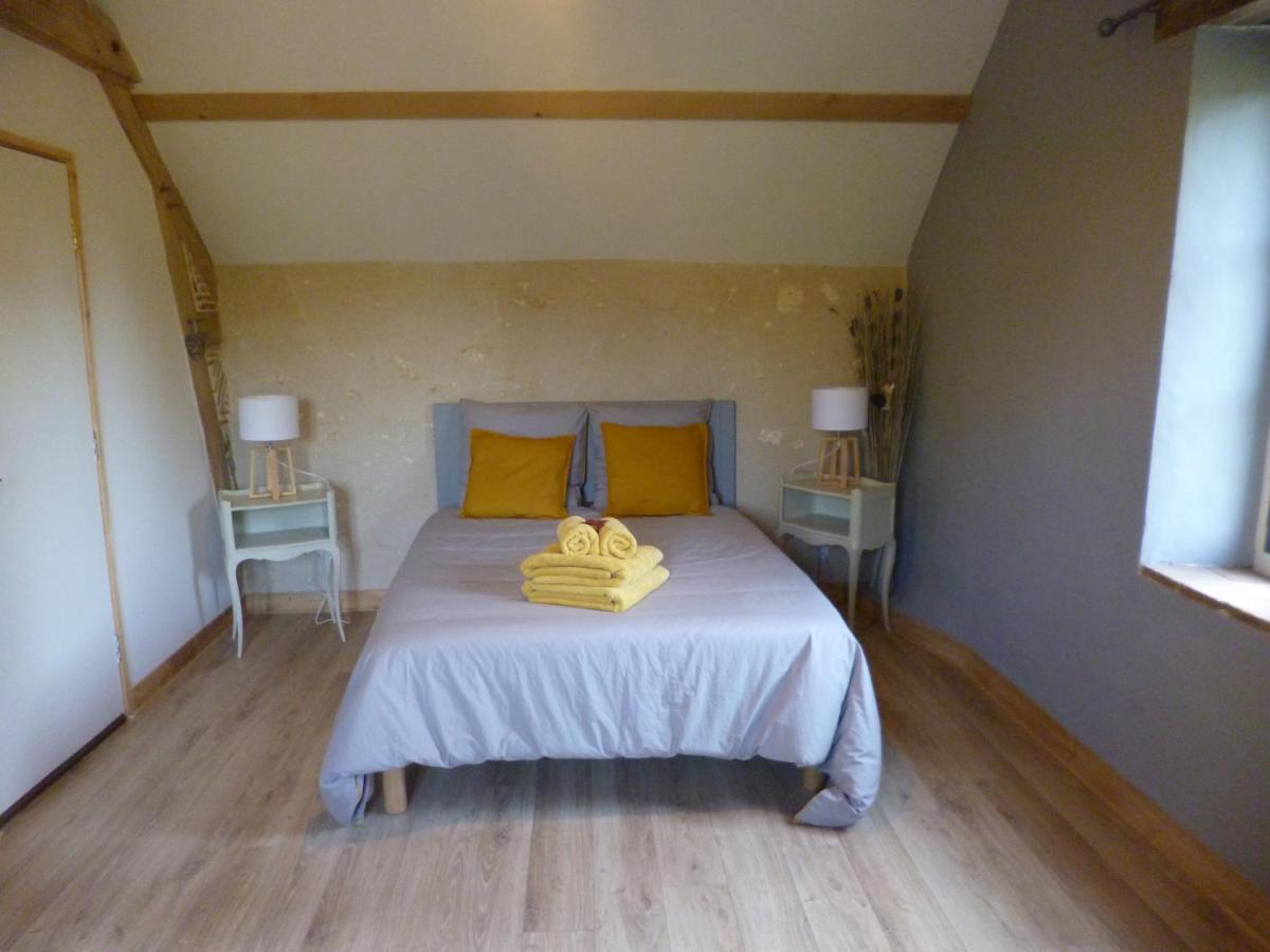 Bed and Breakfast Le Moulin De Cors Oulches Exteriér fotografie